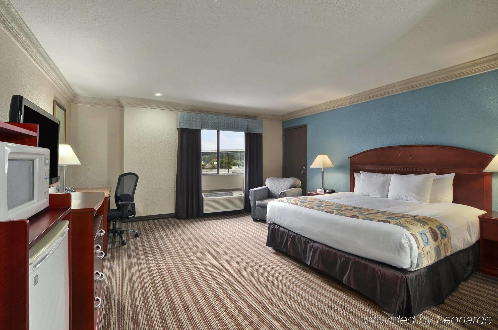 Ramada By Wyndham Houston Intercontinental Airport South Hotel Habitación foto